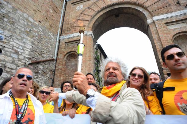 Perugia, marcia del movimento 5 stelle per il reddito di cittadinanza